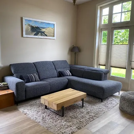 Free Standing 25 Min Amsterdam 10 Min *