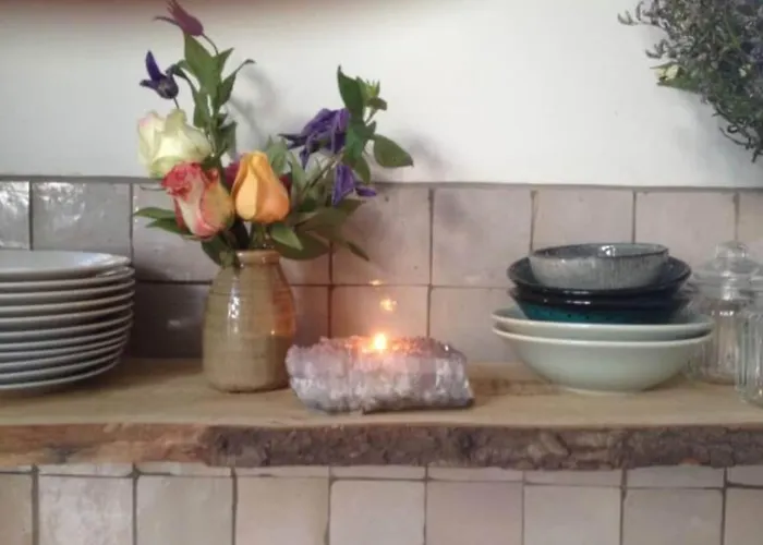 Free Standing 25 Min Amsterdam 10 Min