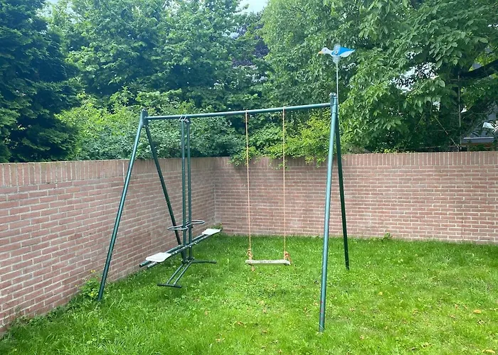 Free Standing 25 Min Amsterdam 10 Min